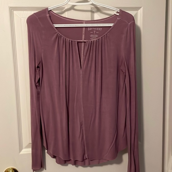 Soft, purple long sleeved top - Picture 1 of 3